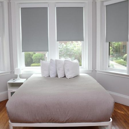 A Stylish Stay W/ A Queen Bed, Heated Floors.. #18 Brookline Eksteriør bilde