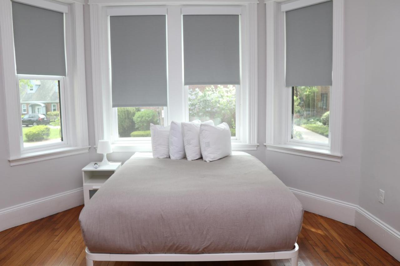 A Stylish Stay W/ A Queen Bed, Heated Floors.. #18 Brookline Eksteriør bilde
