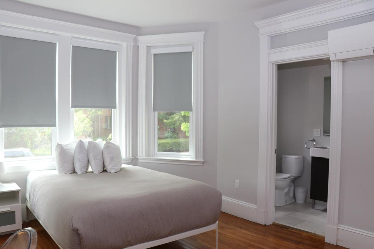 A Stylish Stay W/ A Queen Bed, Heated Floors.. #18 Brookline Eksteriør bilde