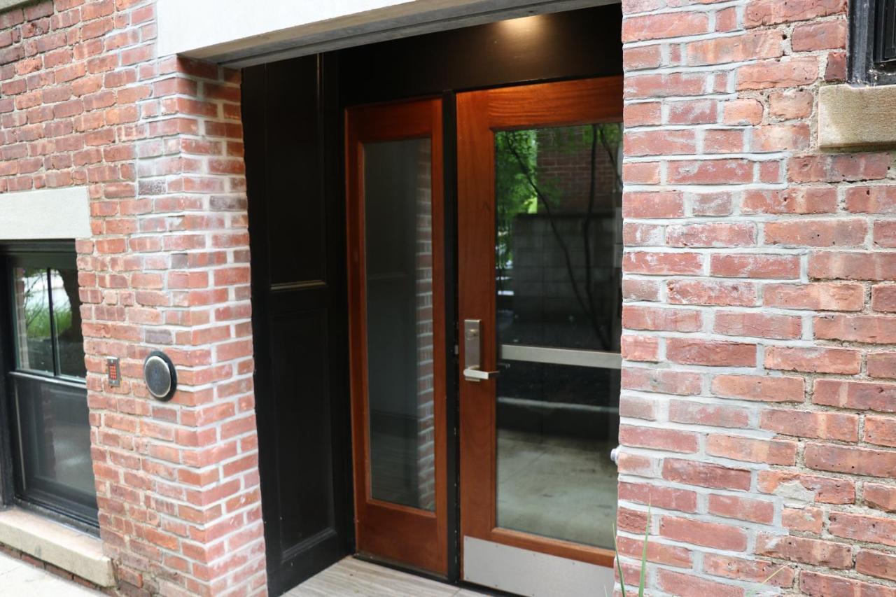 A Stylish Stay W/ A Queen Bed, Heated Floors.. #18 Brookline Eksteriør bilde